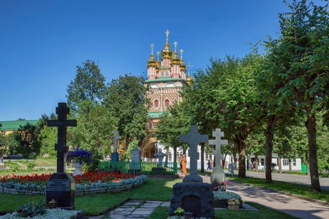 Gate Church of the Trinity-Sergius Lavra
