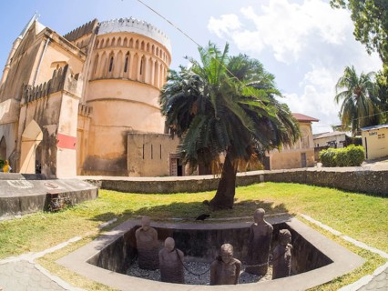 Clara Sornas Slave Monument