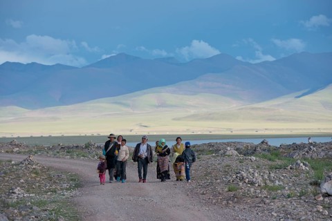 Tibetan family on a pilgrimage circling the Tashi Dor peninsula at Namtso Lake