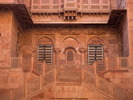 Staircase and rampart