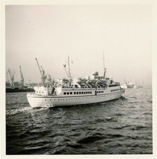 Hamburg in 1958: The seafaring ship Bunte Kuh on the Elbe was launched in 1957 at the Norderwerft shipyard in Hamburg as a sister ship to the Wappen von Hamburg. She was named after Simon von Utrecht'...