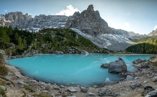 Turquoise green Sorapis lake