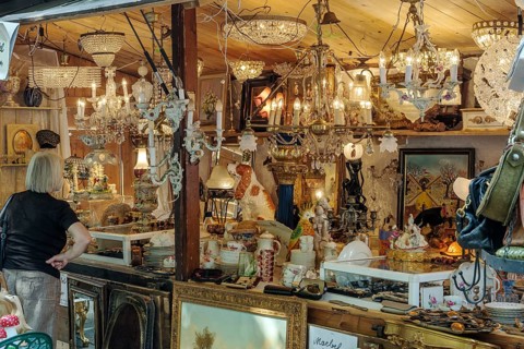 Stall with chandeliers