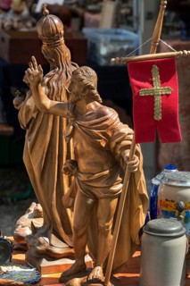 Carved figures of Christ and Mary
