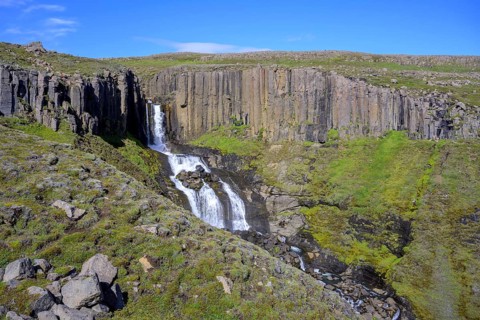 Basalt walls at Studlafoss