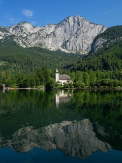 Grundlsee Castle against a mountain backdrop