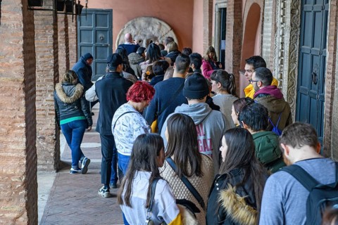 Queue of tourists in front of Mouth of Truth