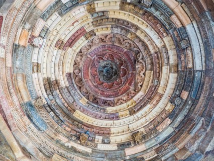 Ceiling vaults