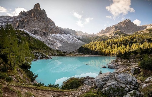 Turquoise green Sorapis lake