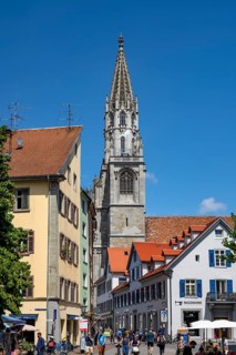 Wessenbergstrasse as a pedestrian zone with a view of Constance Cathedral