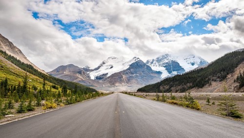 Icefield Parkway road