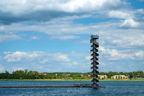 Water level tower