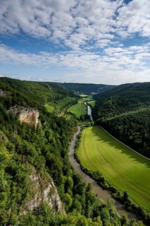 View from the Knopfmacherfelsen into the Danube valley