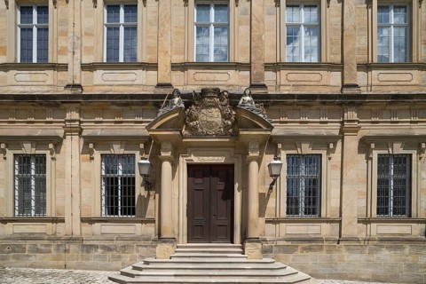 Side portal of the New Residence