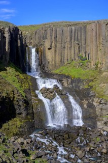 Basalt walls at Studlafoss