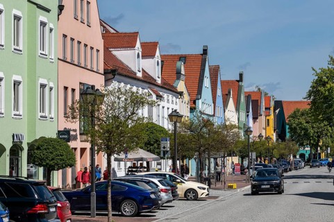 Colourful house facades characterise the street Lange Zeile in Erding