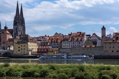 City view with St. Peter's Cathedral