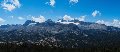 OLYMPUSView of the Hallstatt Glacier and High Dachstein