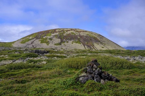 Old volcanic cone Buoaklettur