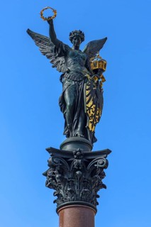 Figure of Victoria on a war memorial