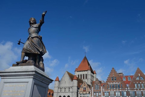 Monument to Christine de Lalaing Princesse d' Espinoy and Saint-Quentin Church