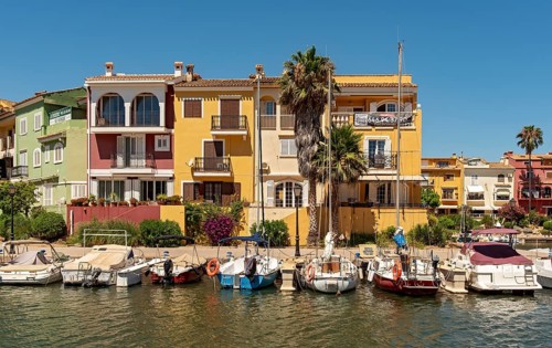 Boats and colourful houses