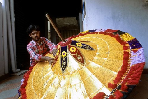 Making temple umbrellas in Chindadripet