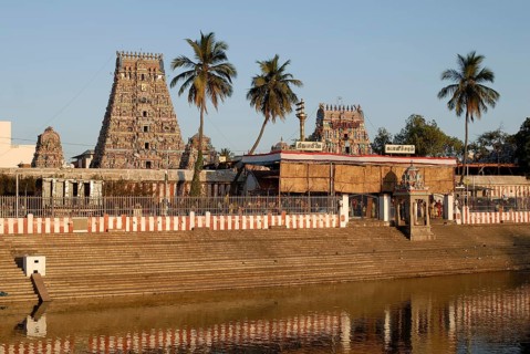Kapaleeshvara temple with tank