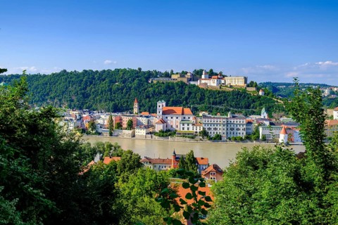 From the pilgrimage church Mariahilf to the old town of Passau