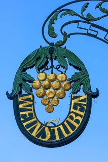 Nose sign of a historic wine tavern