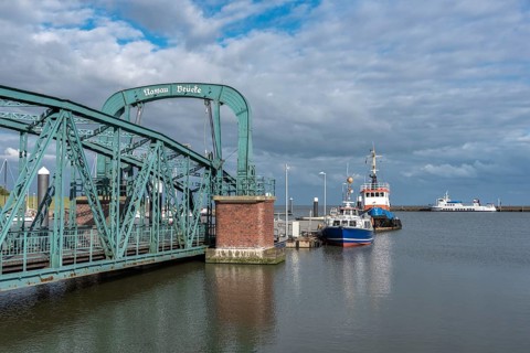 Nassau bridge in Nassau harbour