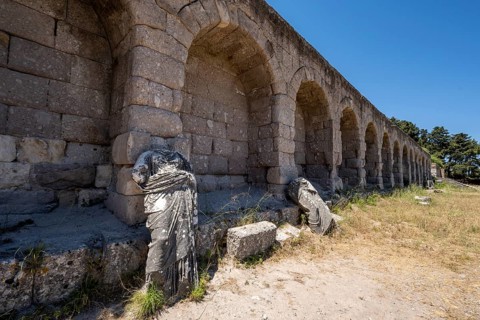 Remains of marble figures