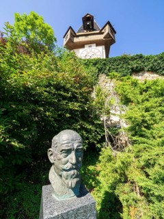 Dr. Karl Renner Monument