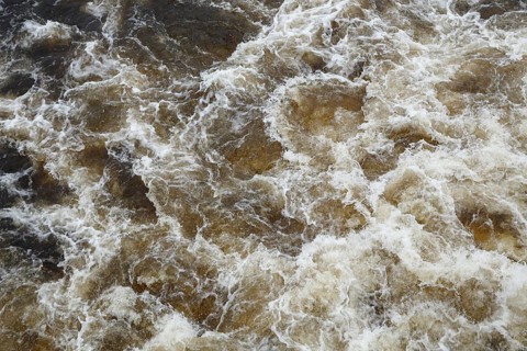 Strong current in the Ottawa River