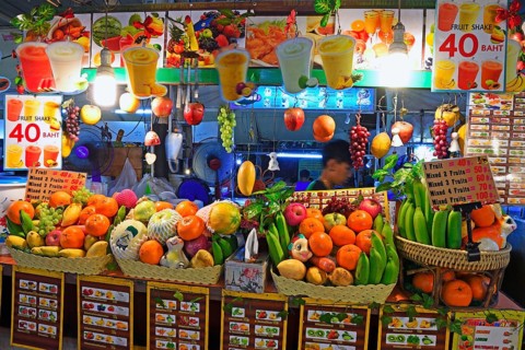 Stand with fresh fruit for the production of fruity smoothies