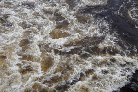 Strong current in the Ottawa River