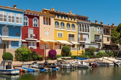 Boats and colourful houses