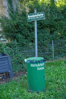 Dog waste bin