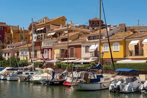 Boats and colourful houses
