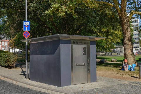 Public toilet