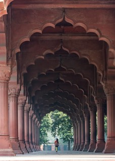 Girl under the arcade of the Diwan-i-Aam (Hall of Public Audience)