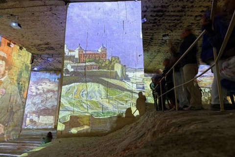 Light and pictureshow Carrieres des Lumieres