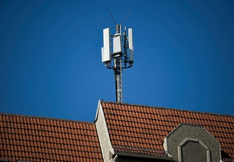 Mobile phone antenna