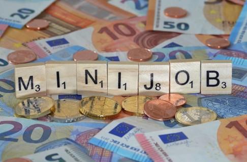 Symbol photo Economic term mini-job