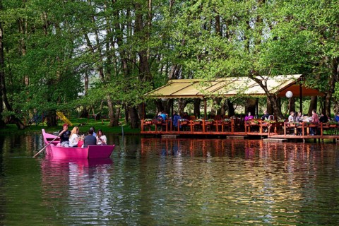 Lakeside restaurant