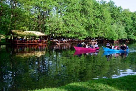 Lakeside restaurant