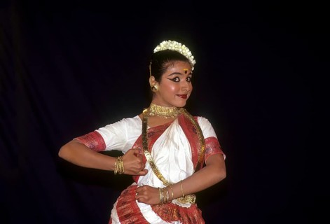 Mohiniyattam