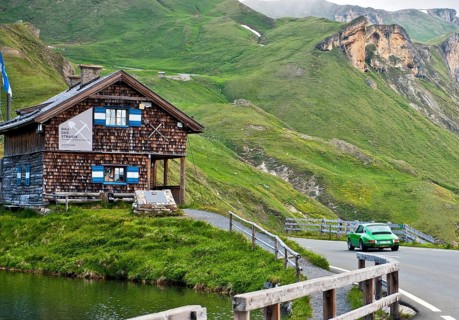House with exhibition Building the road of Grossglocknerstrasse