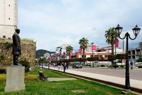 Boulevardi Qemal Stafa