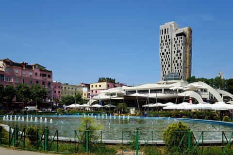 Rinia Park